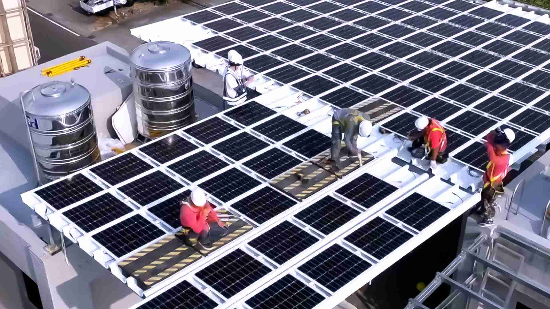 918.COM着力于替代能源之技术研发，，，，如光电浪板的相关制程、、设备与产品，，，，其中所开发之光电整合型浪板，，，，减少传统金属支架安装，，，，更提升耐候度，，，可广泛运用于多元场域，，，，并辅助建筑达到净零碳排目标