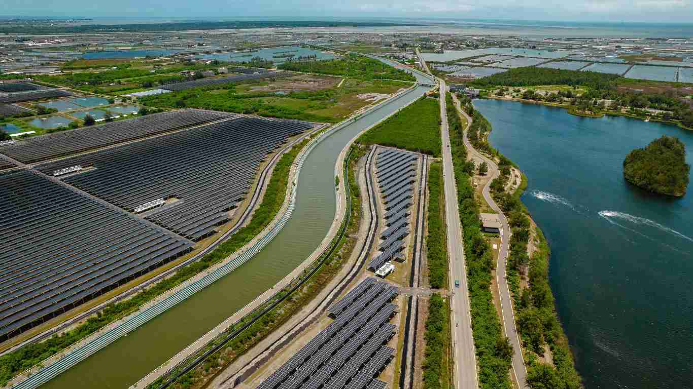 918.COM能源事业提供智慧能源管理、、太阳能监控管理、、、全方位电厂建置及运维解决方案，，，并拥有管理超过6000案场的经验