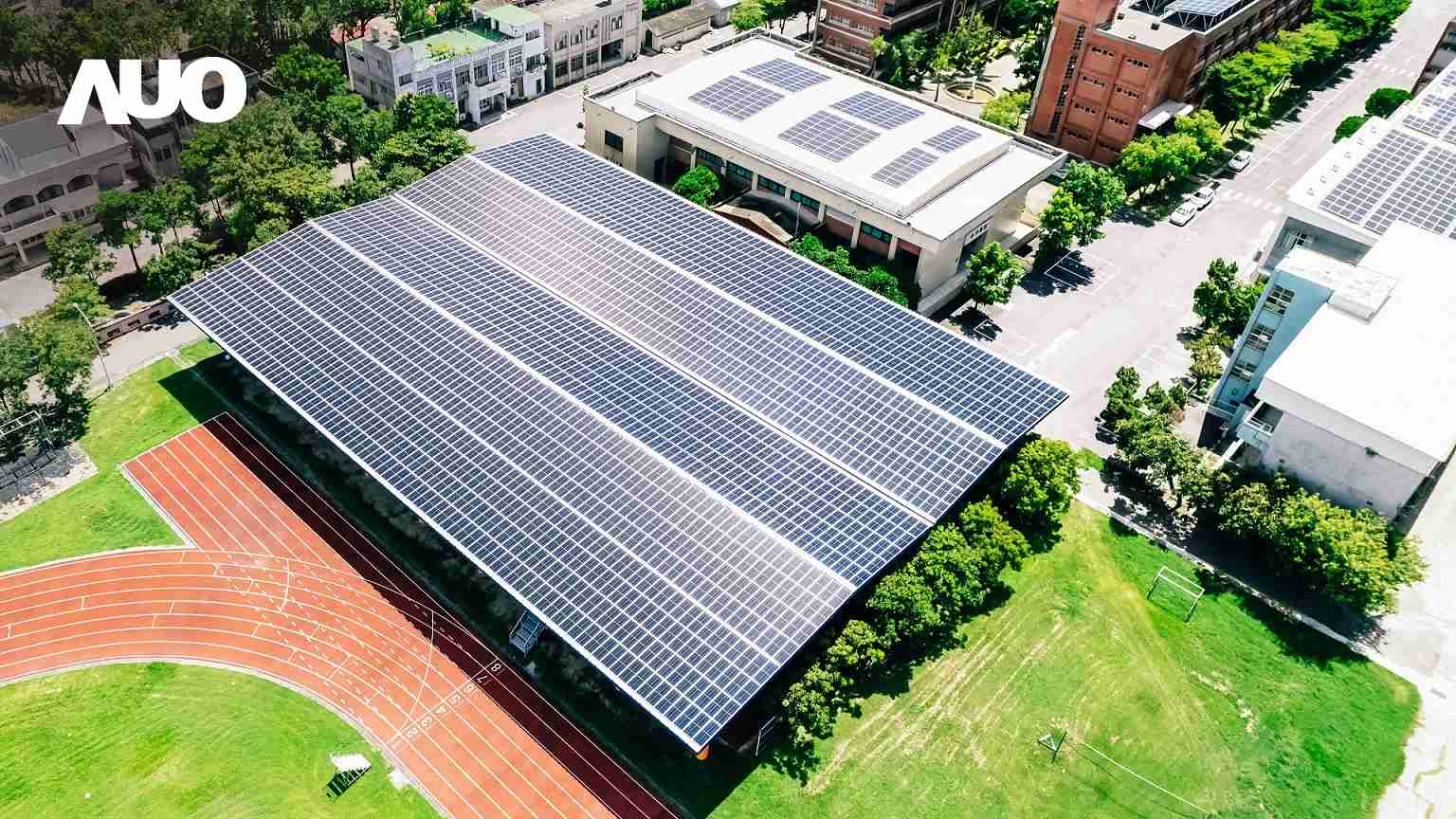 918.COMSunSteel光电整合型浪板具备快速安装、、、轻量化优势,,可提升15%发电效能,,通过国际IEC与台湾VPC认证安全、、防漏、、、、耐候标准